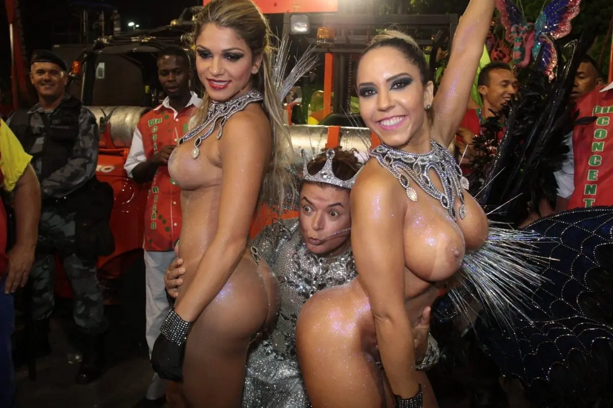 Mulheres peladas no carnaval 2015 - Safadas na Web